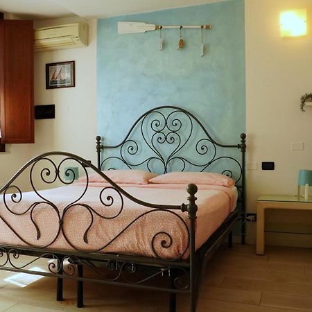 Case vacanza le vele Desenzano del Garda Esterno foto